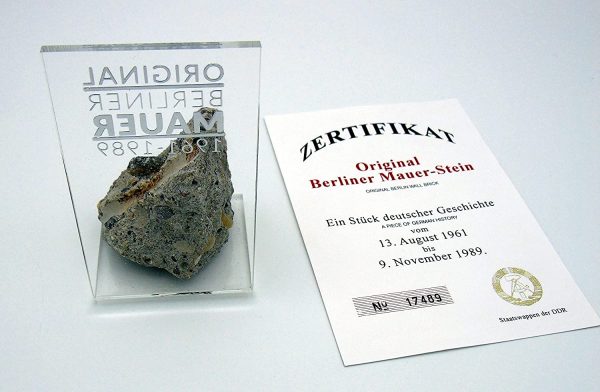Berlin souvenirs AUTHENTIC PIECE OF BERLIN WALL with CoA on L-shaped